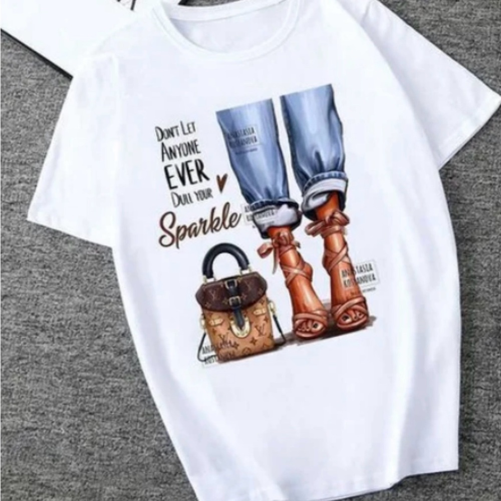 Voguish Tee with Fashionable Accents
